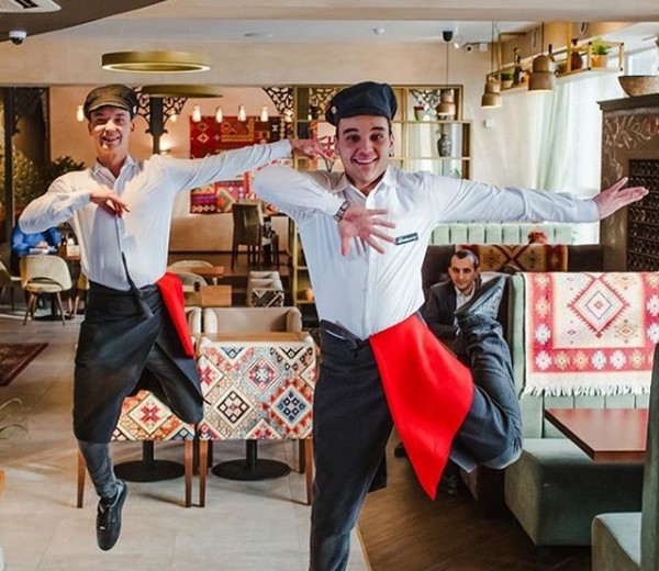 Дизайн-проект: Заходи, генацвале! Пора обедать!