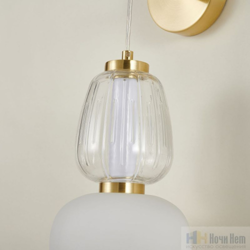 Бра Favourite Bella 4057-1W, раздел каталога Бра с плафоном интернет-магазина Ночи Нет